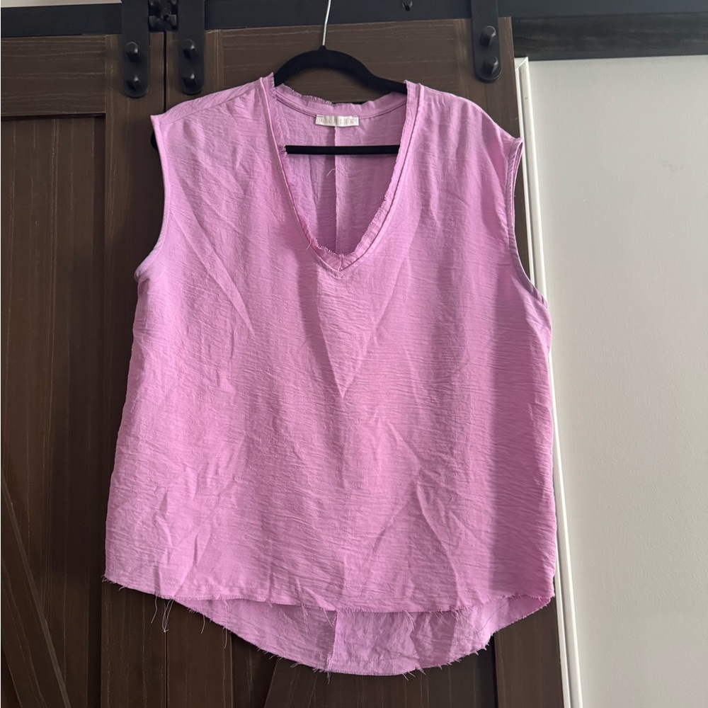 Karlie Sleeveless Lilac V-Neck Top